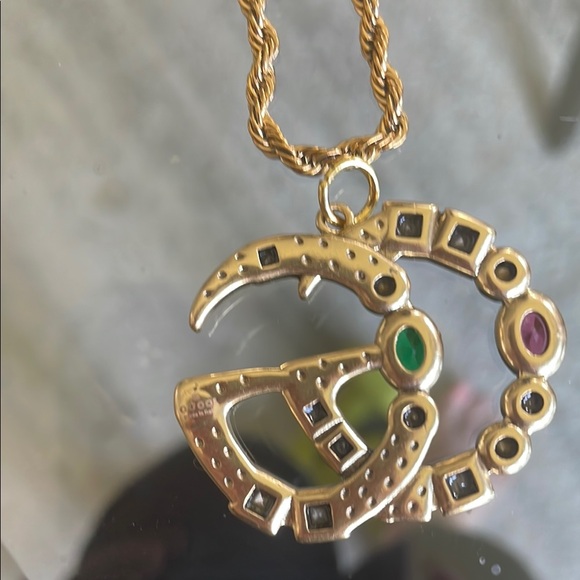 - Authentic Gucci Multicolor Pendant with chain - Picture 3 of 4